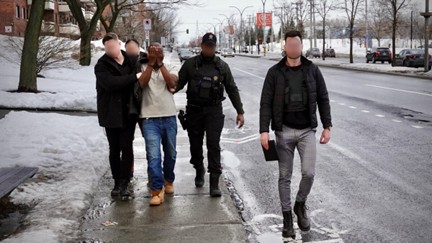 Vols de voitures : la SQ arrête deux personnes liées à un réseau d’exportateurs